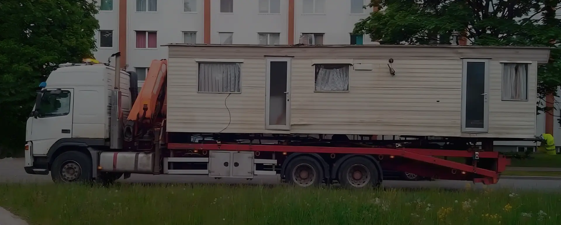 Получить онлайн цены на доставку низким тралом дом вагона в городе Юрьев-Польский (Центральный округ - Владимирская область) на сайте самостоятельно